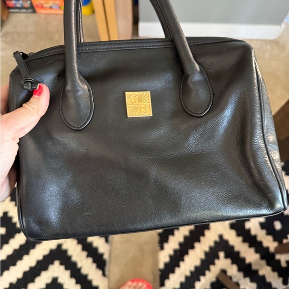 Giani Bernini Black satchel handbag. 11 in wide x9 in deep zippered - Picture 3 of 5